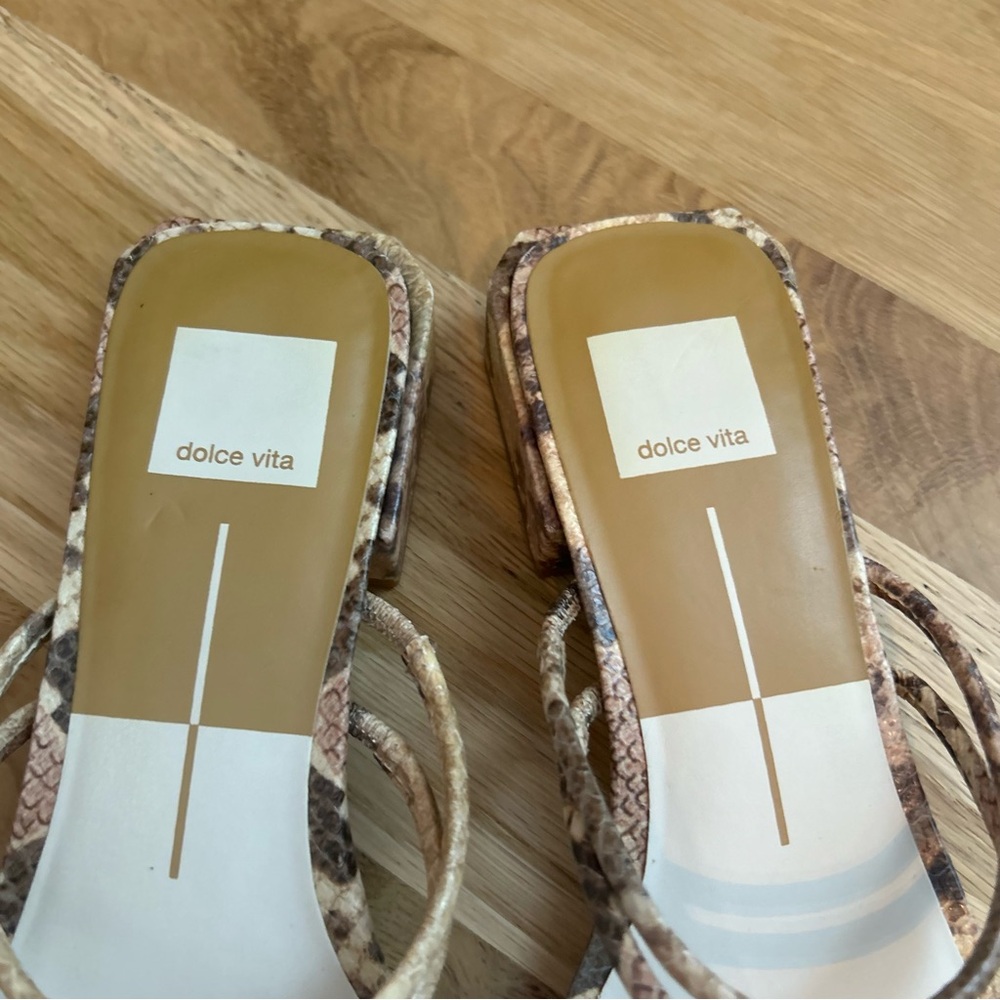 Dolce Vita Haize Embossed Leather Snakeskin Sandals 8 - Picture 4 of 6